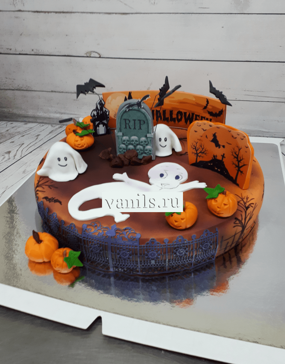 Торт с привидениями в стиле Хэллоуин