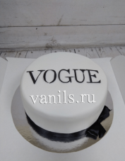 Торт с логотипом журнала Vogue