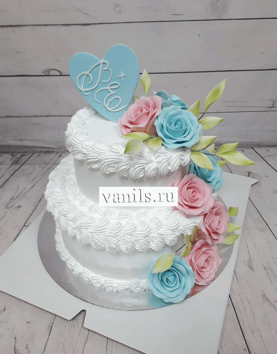 Свадебный торт с бирюзовыми цветами