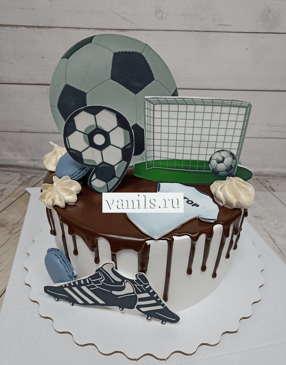 торт с мячом футбольным
