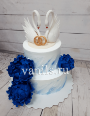 торт с синими цветами
